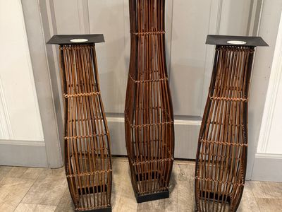 NEW 3 SET OF WOODEN CANDLESTICKS (RETAILS: $65)