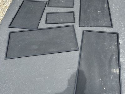Complete Disassembled Reptile Enclosure Terrarium Mesh Screen Panels and Base