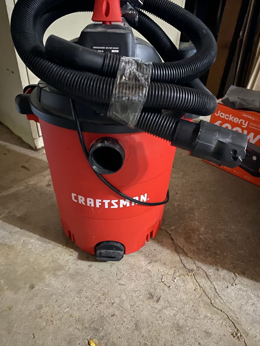 Craft Craftsman Shop Vacuum Red and Black Wet/Dry