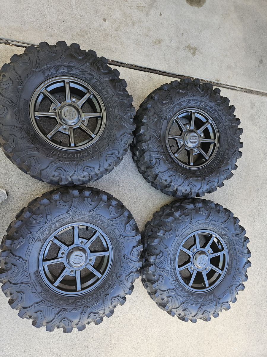 30x10x14 maxxis carnivore ML1
