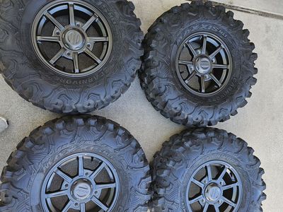 30x10x14 maxxis carnivore ML1