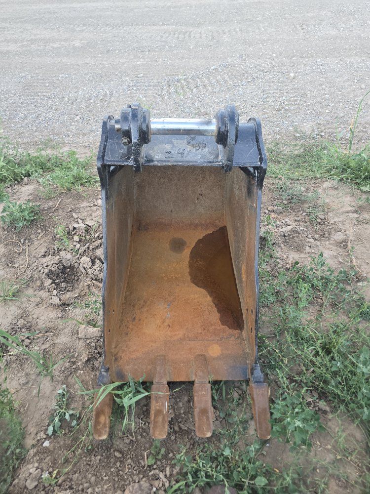 Main image 7