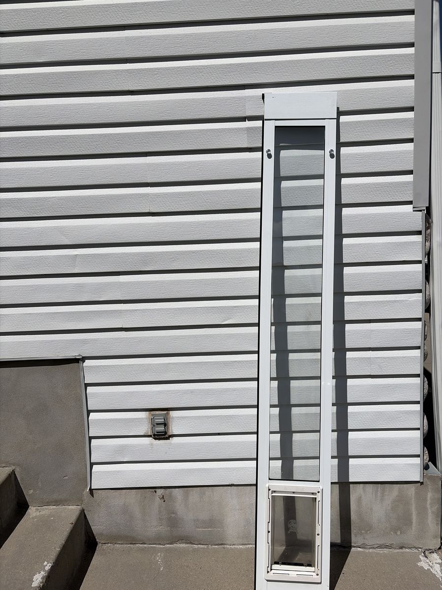Cat/dog door sliding glass door insert