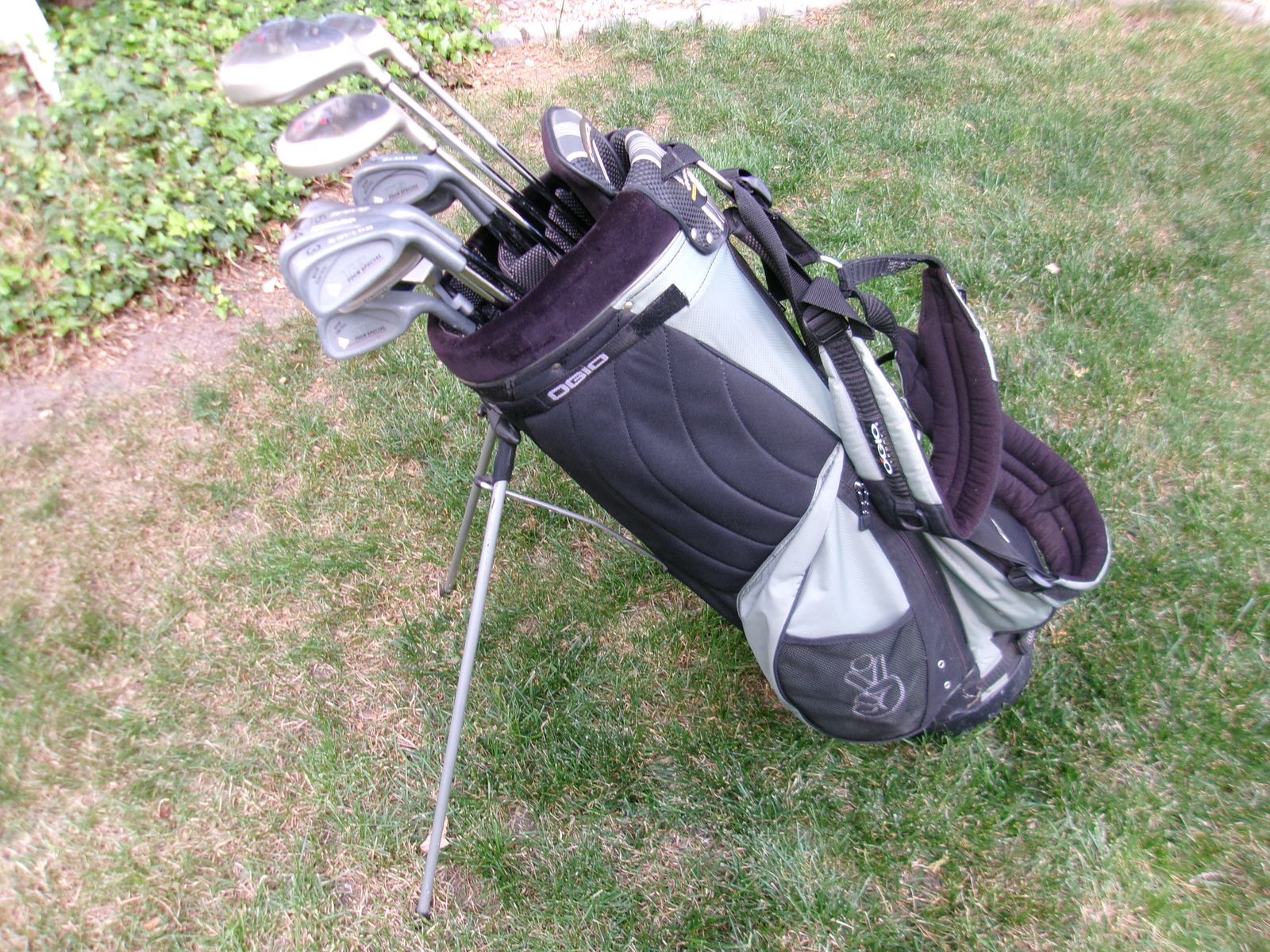 Men's Dunlop-Fila Golf Club Set in an Ogio Bag -- Right Hand