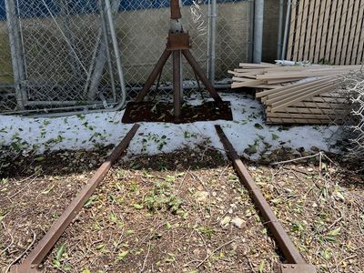 Vintage tripod jack