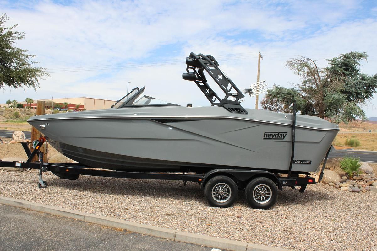 2027 Heyday Wake Boats H22