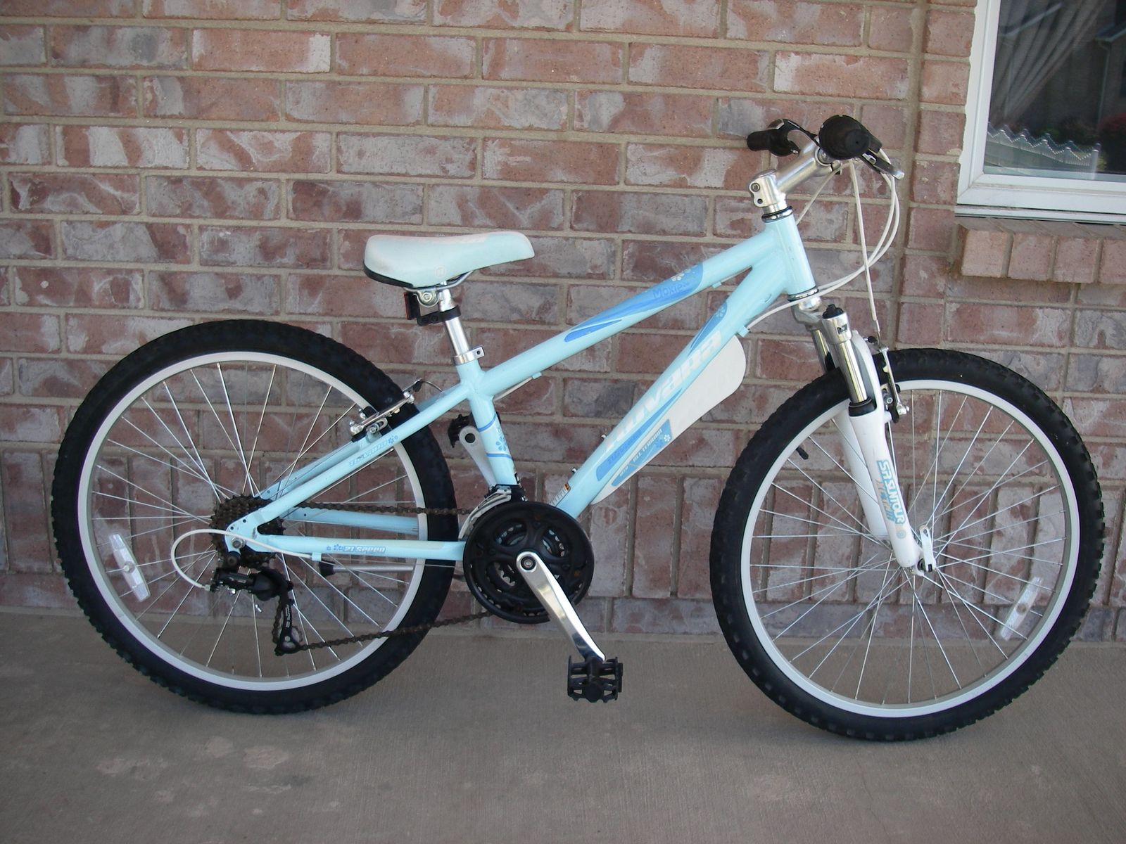 Girls 24" Aluminum NOVARA MOXIE Mountain Bike, 21 Speed, Shocks, Light Blue, 24 Inch