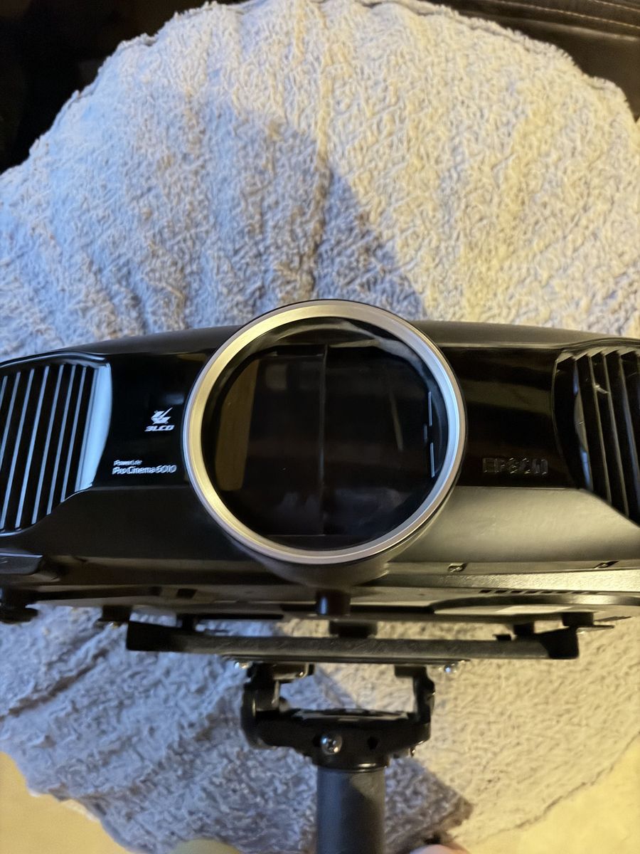 Epson Pro Cinema 6010 Powerlite 2D and 3D Projector
