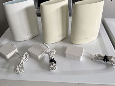 Netgear Orbi RBK50 Mesh WiFi System | AC3000 Tri-Band Router + 2 Satellites