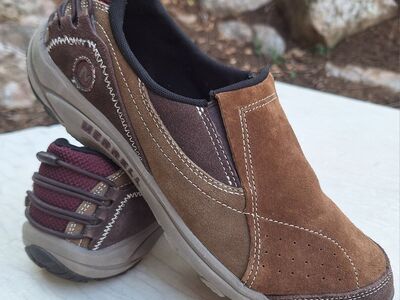 Nice Womens Dark Earth Merrell Slip Ons Sz-10