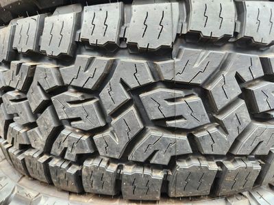 265/70r17 toyo open country at lll