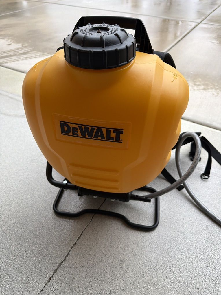 Dewaly Backpack Strayer With Pump