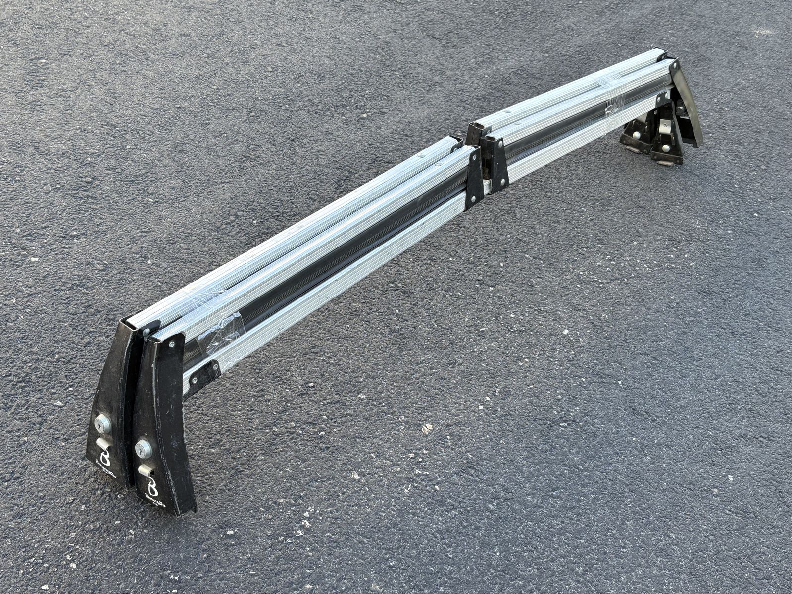 Main image 3