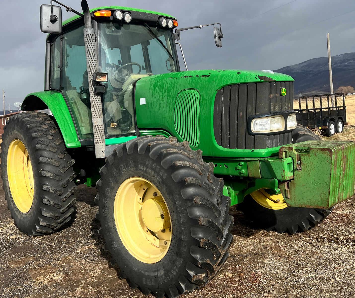 2006 John Deere 7520 ***LOW HOURS***