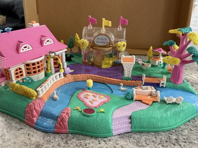 Vintage Polly Pocket Magical Movin Pollyville 1996