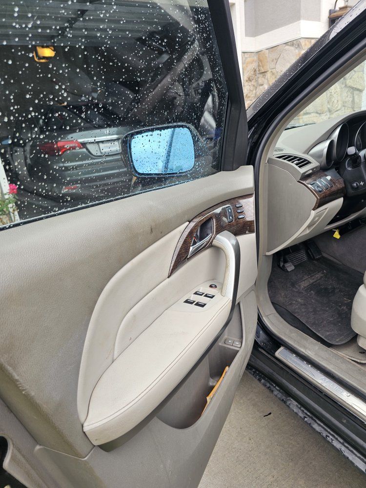 Main image 10