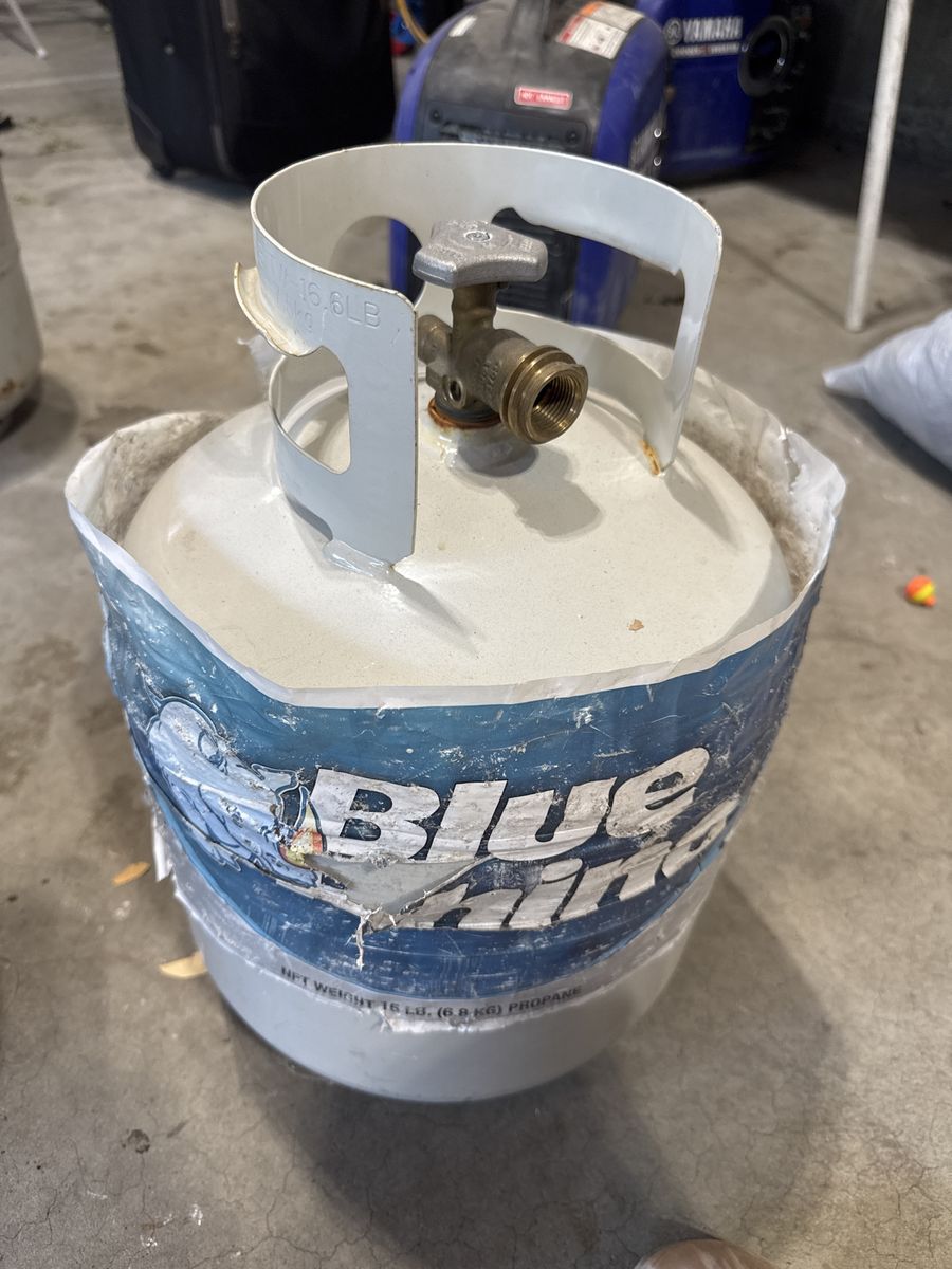 Blue Rhino 15lb (6.8kg) Propane Tank - Used, Ready for Exchange/Refill