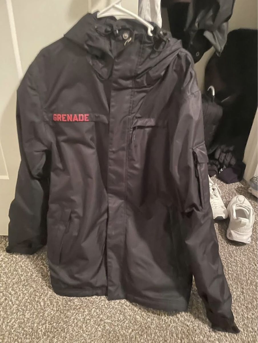 Grenade Gloves Black Ski Snowboard Jacket Men's Size M Hooded Water-Resistant Coat