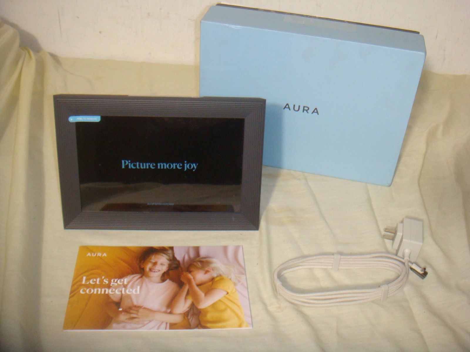 AURA CARVER AF900 10.5 INCH DIGITAL PHOTO FRAME STONE COLLECTION BASALT IOS/ANDROID