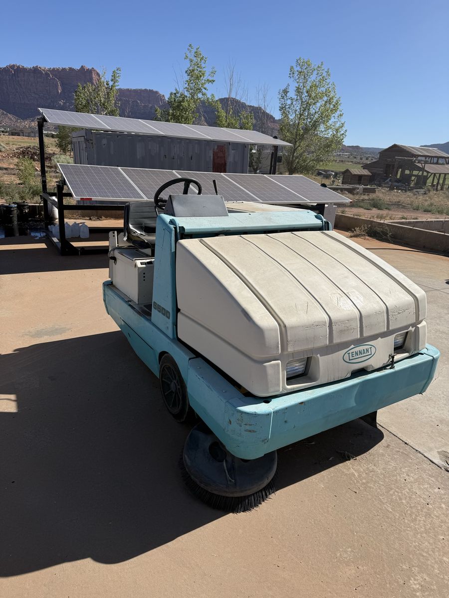 Tennant 6600 Sweeper
