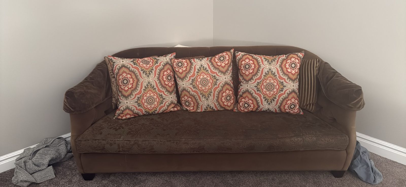LEE Industries RAYINA Chocolate Loveseat 84" Wide with Decorative Pillows
