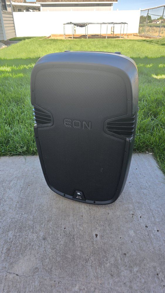 JBL EON 515XT 15" Powered Speaker