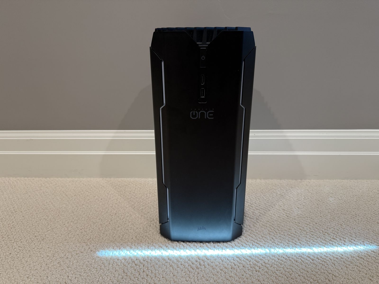 Corsair ONE Gaming PC - GTX 1080, i7-7700K