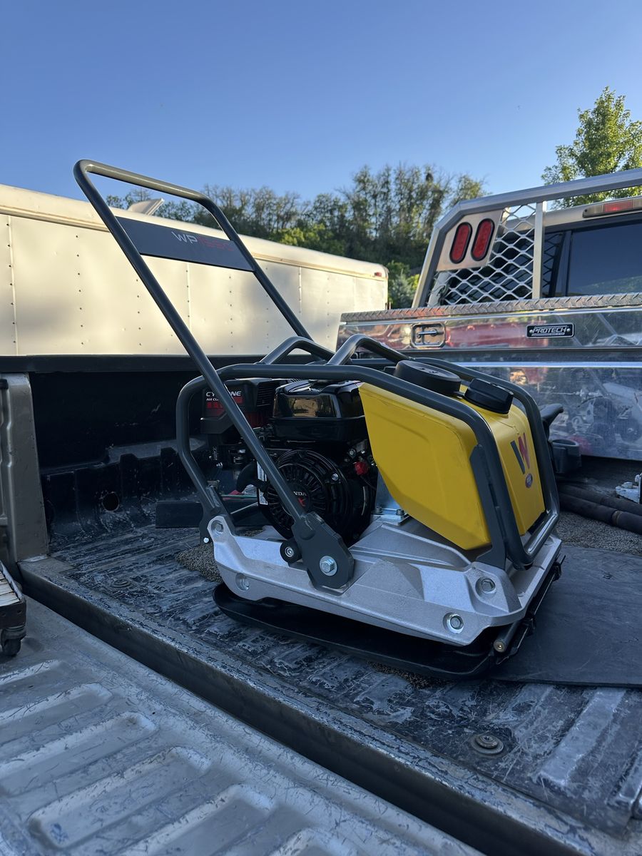 Plate compactor like new