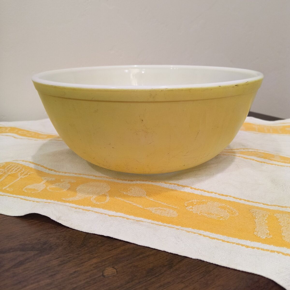 Vintage Pyrex Mixing Bowl