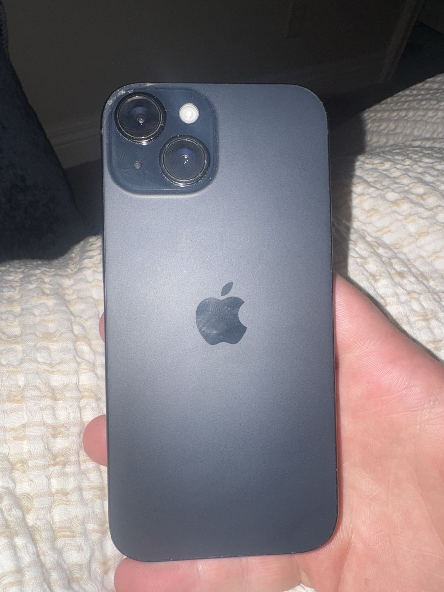 Apple iPhone 15 - Black - Unlocked