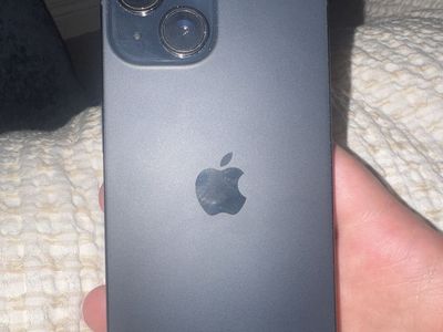 Apple iPhone 15 - Black - Unlocked
