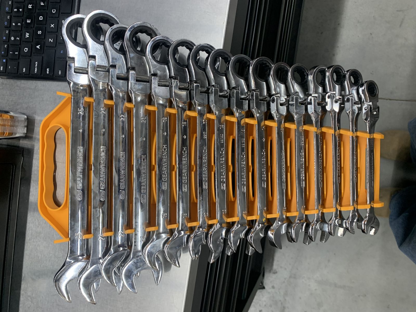 GEARWRENCH Metric 72-Tooth Flex Head Combination Ratcheting Wrench Tool Set (16-Piece)