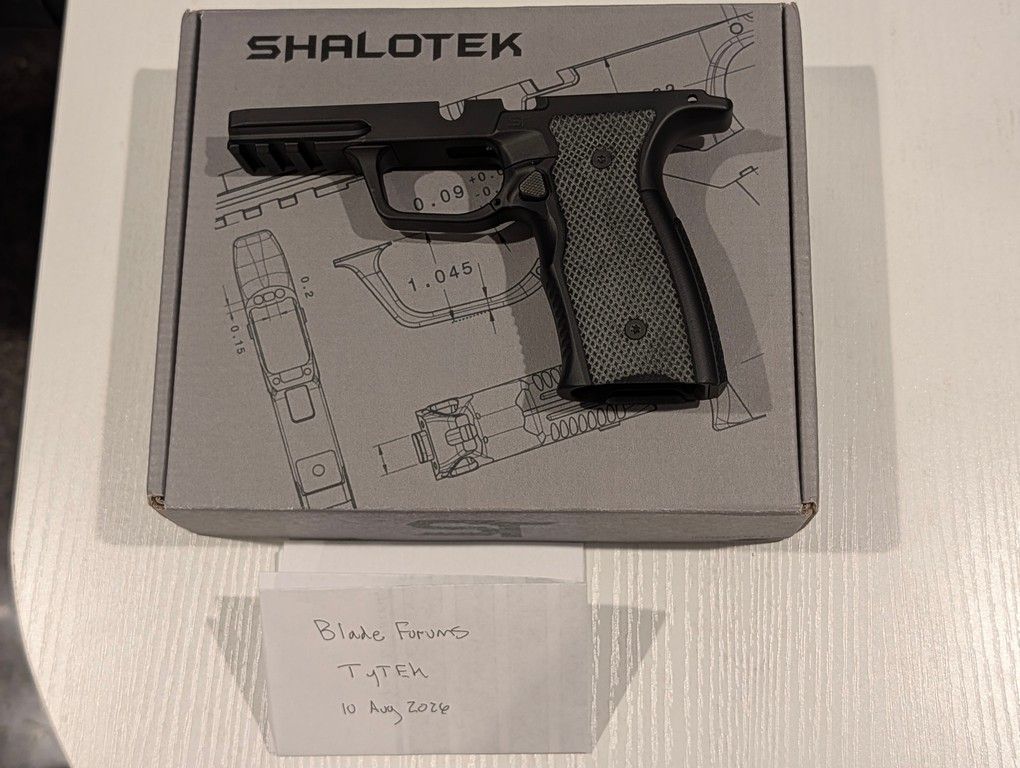 ShaloTek XLR-17 FLEX Sig P365 Aluminum Pistol Grip (No Safety) + Maskas Precision Mag Release