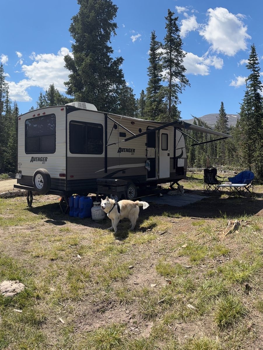 Forest River Avenger 2017 Travel Trailer Bumper Pull - Great Condition, Sleeps 6, AC