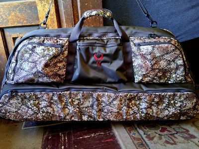 Badlands Canyon Duffle Hunting Gear Bag Camo