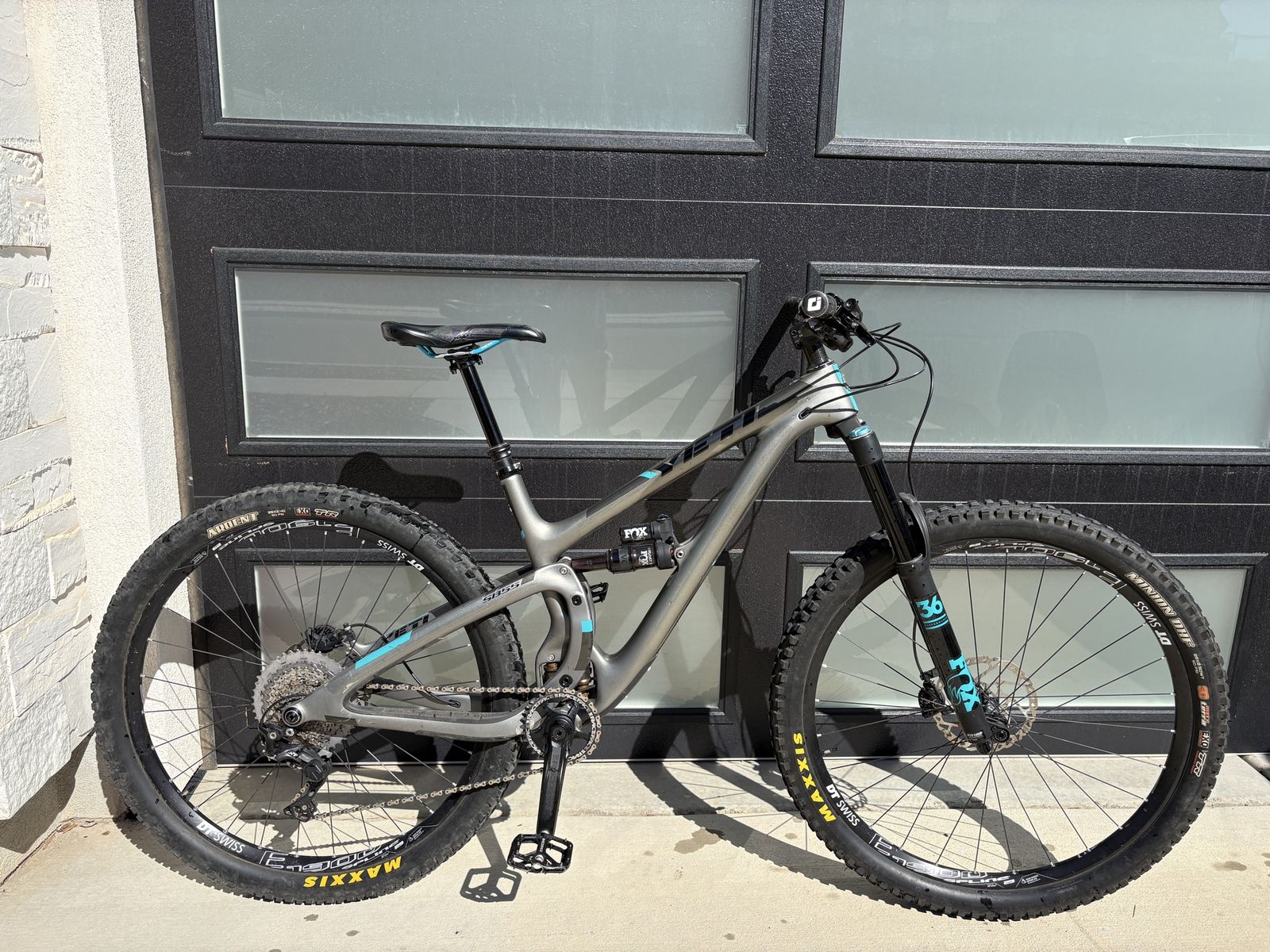 Yeti SB5.5 TURQ (Medium) – Shimano XT/XTR, Fox Factory Kashima Suspension