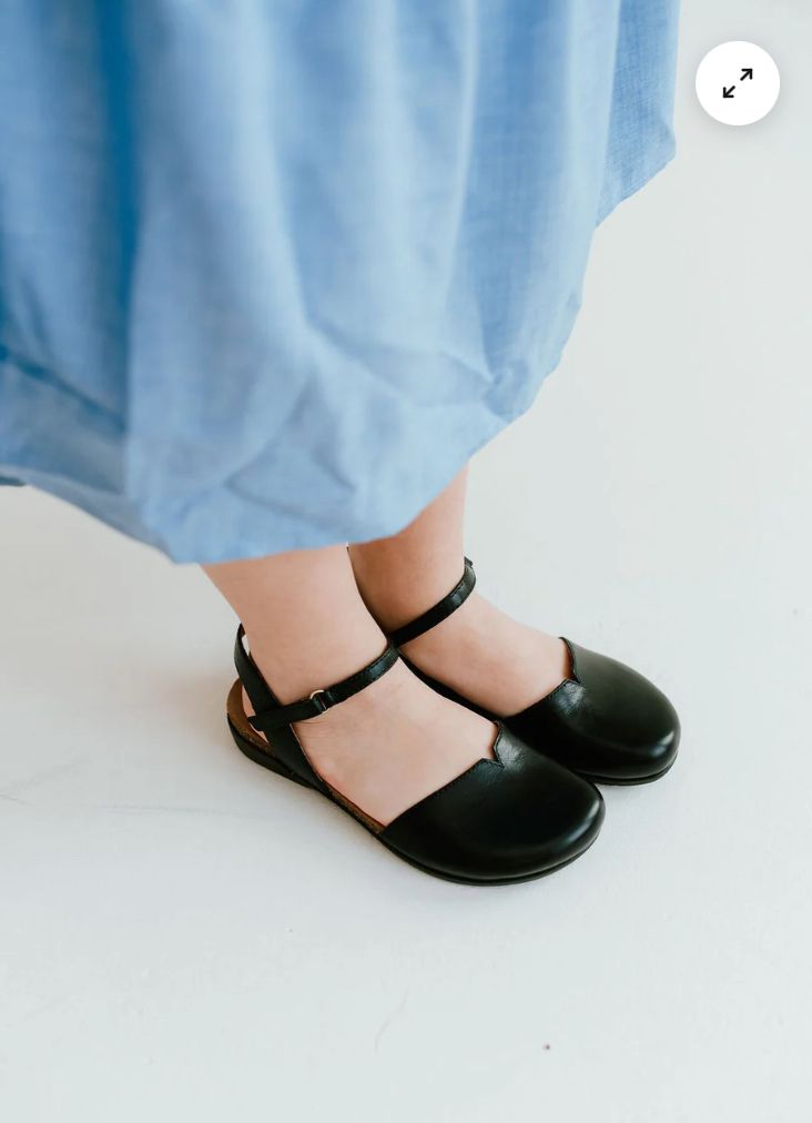 Dansko Rowan Black Waxy Shoe