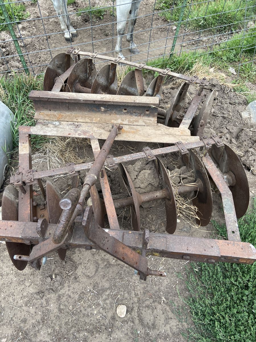 Offset disk harrow