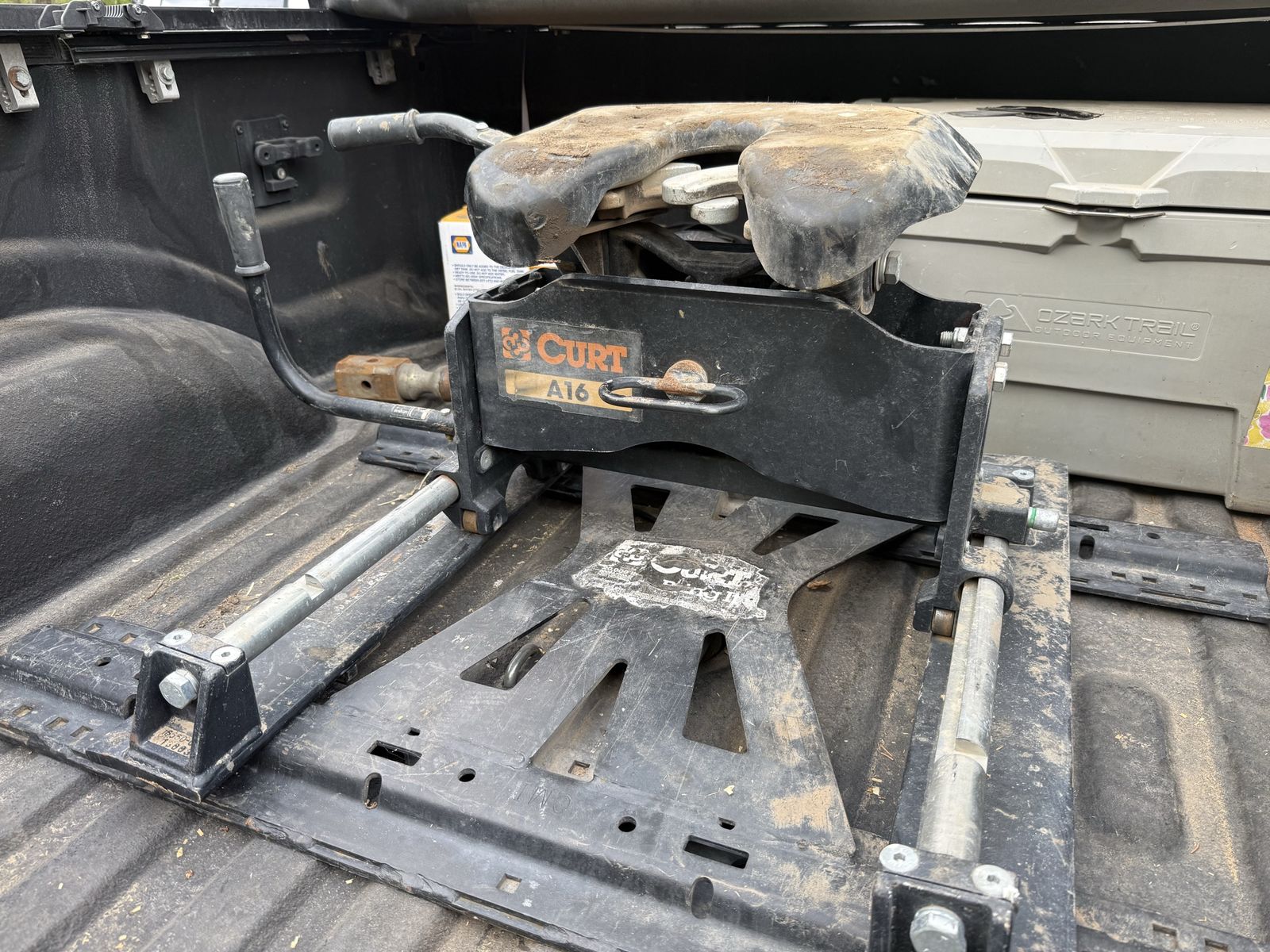 Curt 5th wheel slider