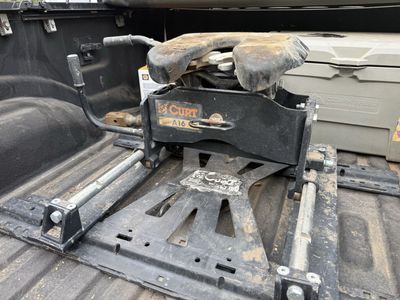 Curt 5th wheel slider