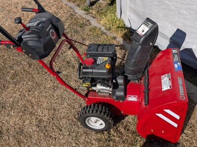 Troy-Bilt 24" Inch Snowblower w/ electric start