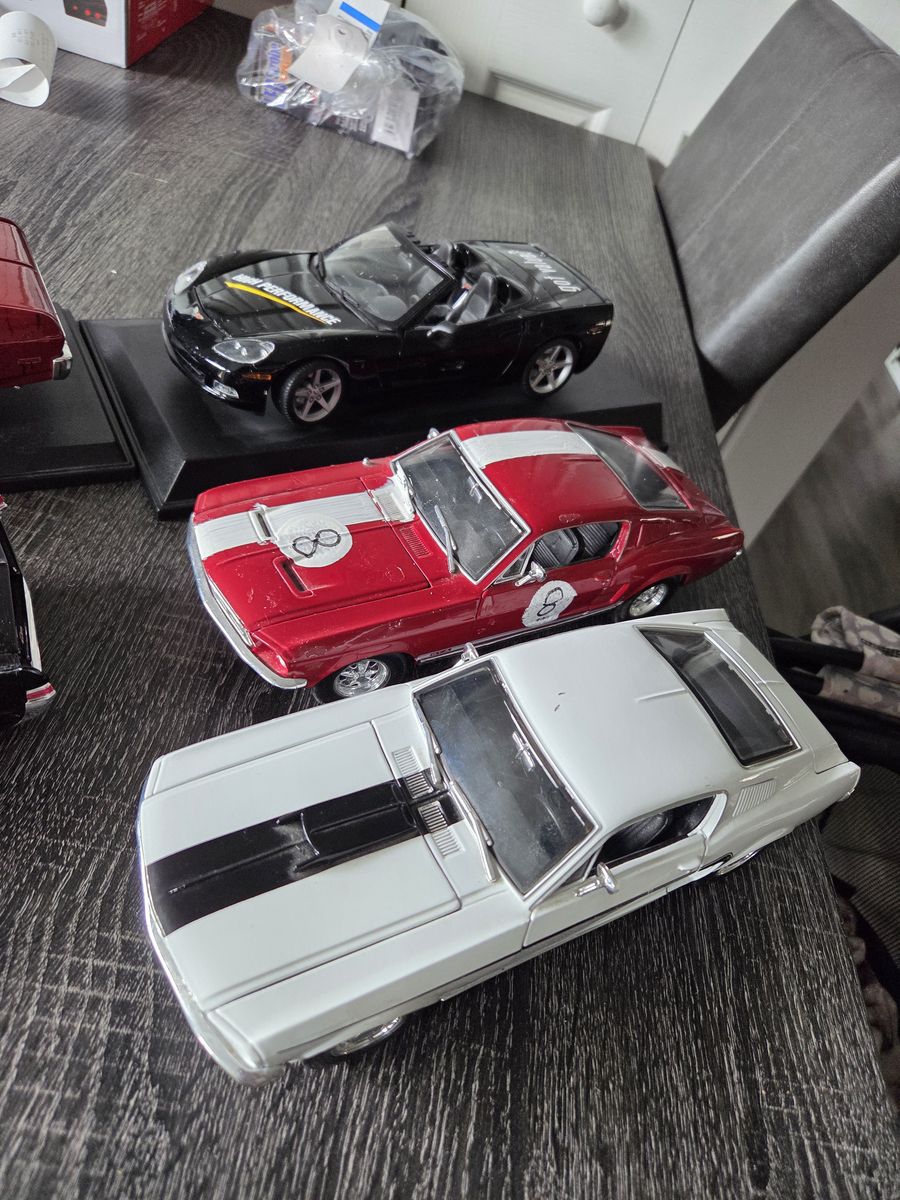 Die-cast cars 5 for 60