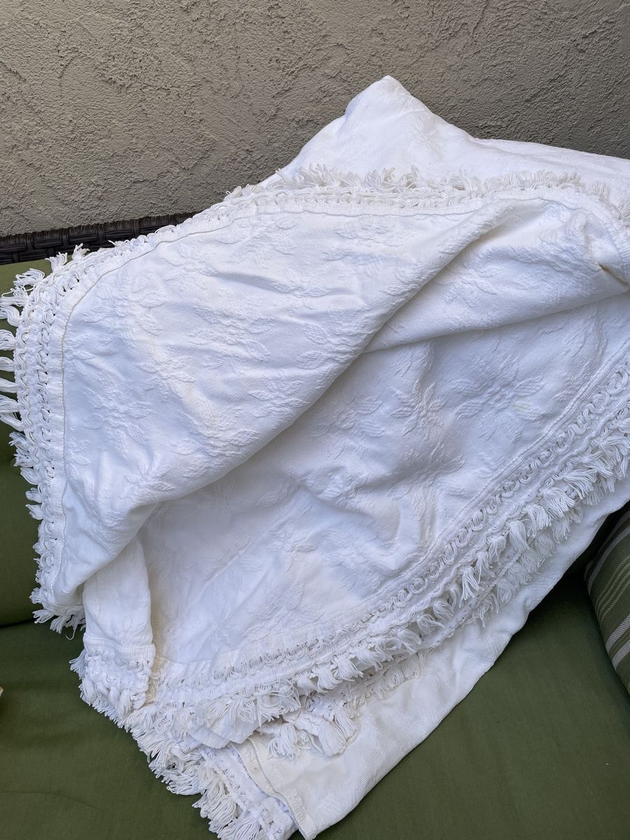 White Tasseled Queen size bedspread
