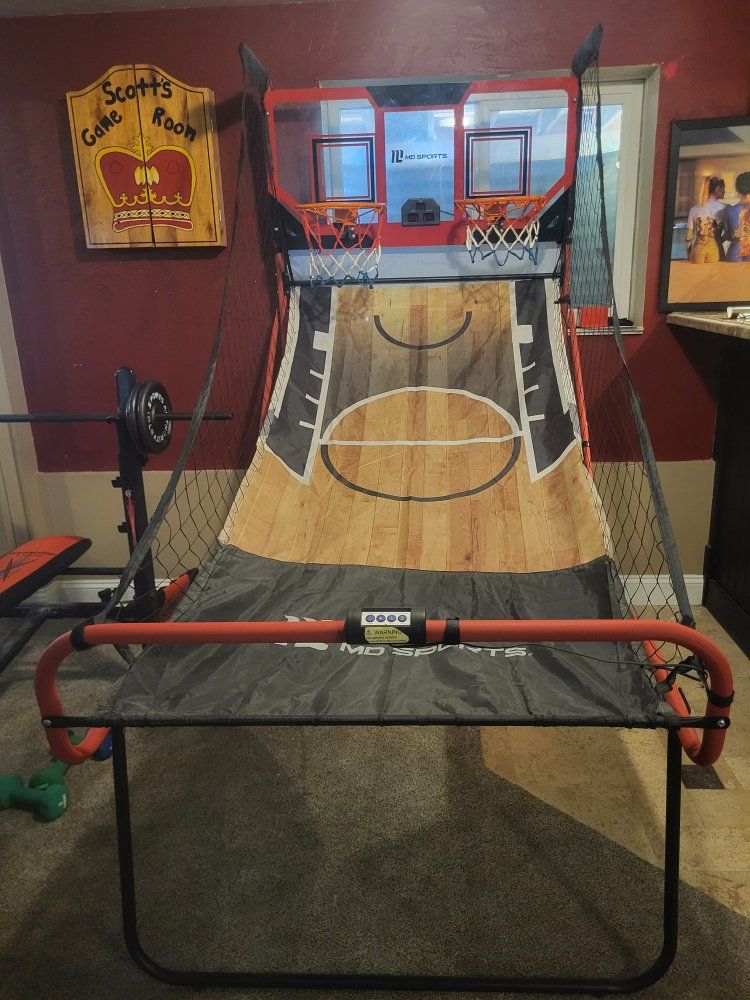 Indoor basketball hoop game