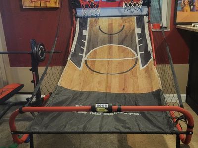 Indoor basketball hoop game