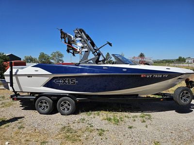 Axis T23 Surf Boat