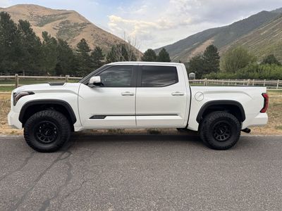 2024 Toyota Tundra Platinum HV