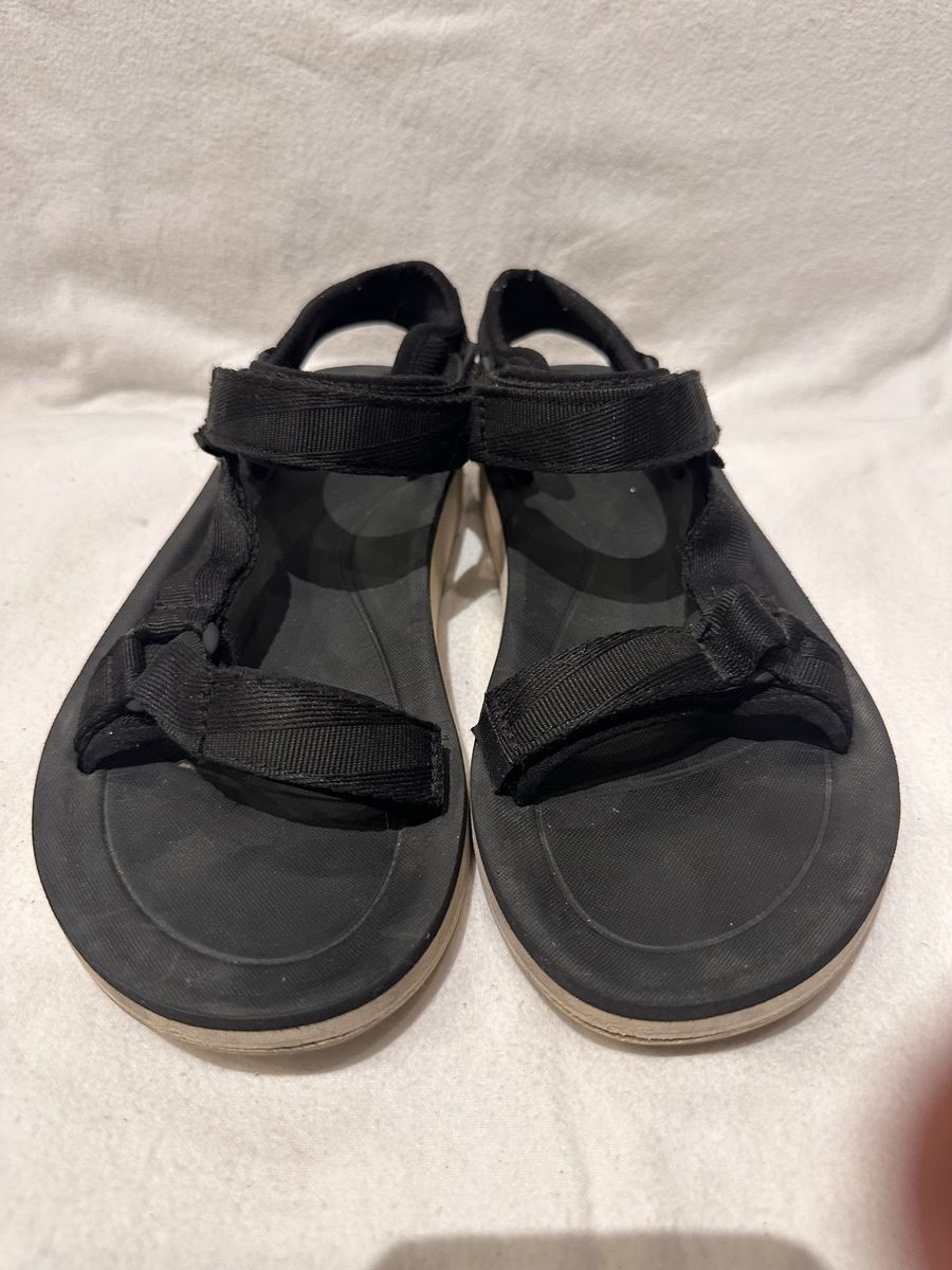 Teva women’s size 9 black sports sandals