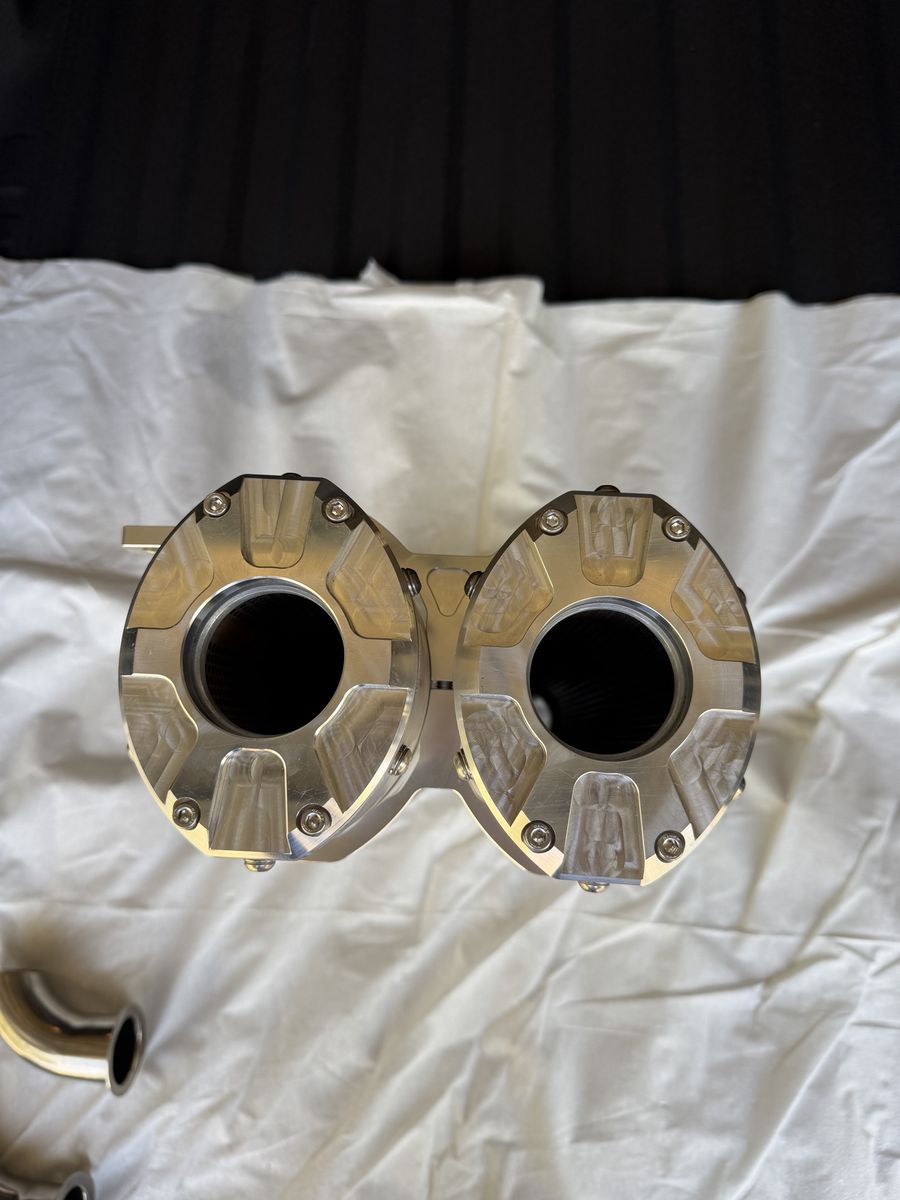 Main image 6