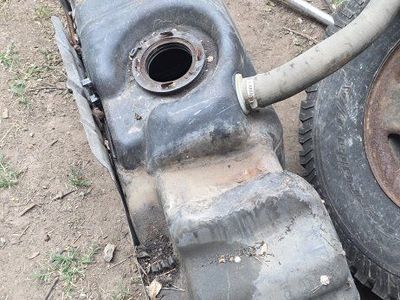 99 - 07 chevy gmc fuel tank